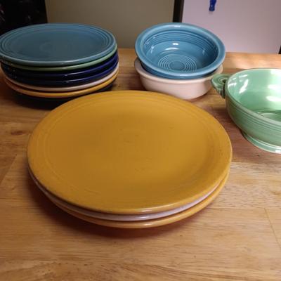 AN ASSORTMENT OF FIESTAWARE DISHES