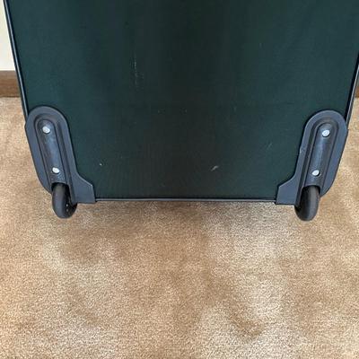 3 PIECES OF LUGGAGE/CARRY ONS