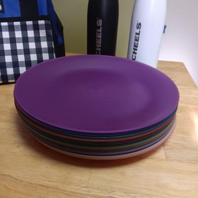 COLORFUL PLASTIC PLATES, SCHEELS WATER BOTTLES, LUNCH BAG & 2 A&W MUGS