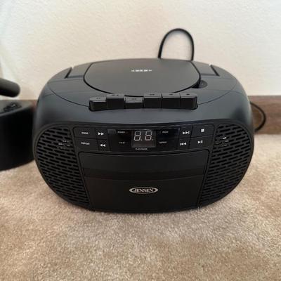 UV-C SANITIZING WAND, JENSEN STEREO CD CASSETTE PLAYER, SMALL FAN AND LAMP