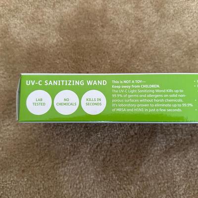UV-C SANITIZING WAND, JENSEN STEREO CD CASSETTE PLAYER, SMALL FAN AND LAMP