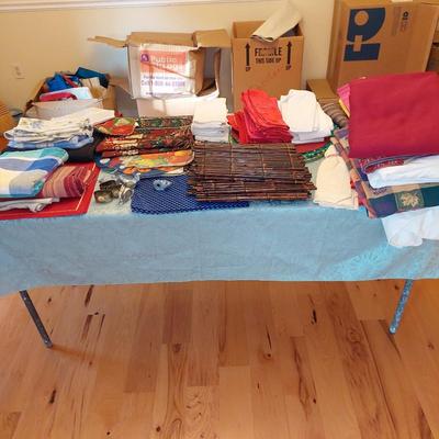 Napkins, tablecloths and runners lot