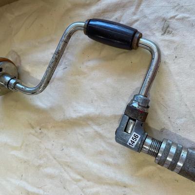 Hand crank drill