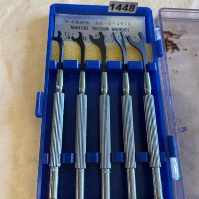 Miniature wrenches