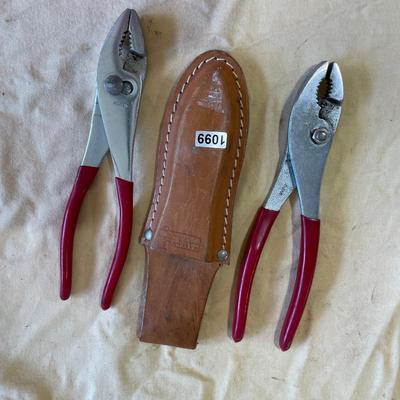 Pliers