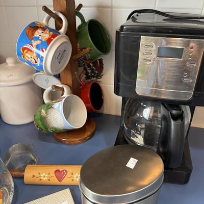 Canister Set, Coffee maker & cups