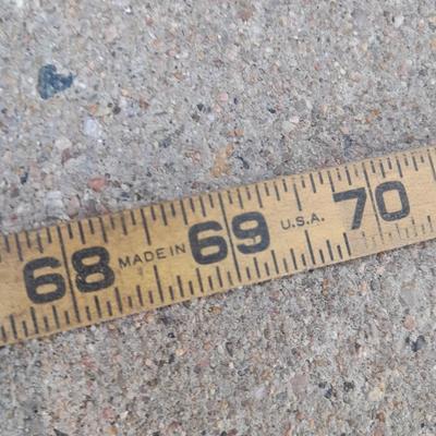 Collection of vintage folding rulers - Utility rule most with brass hinges