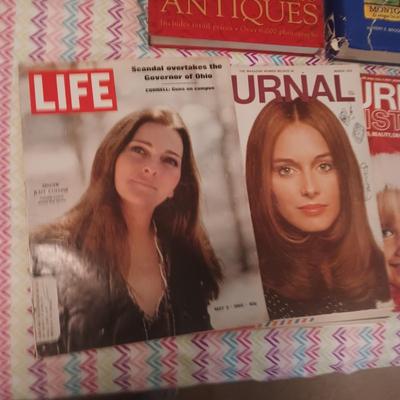 1979 JOURNAL MAGAZINES, 1922 MONTGOMERY WARDS CATALOGUE & ANTIQUE GUIDE