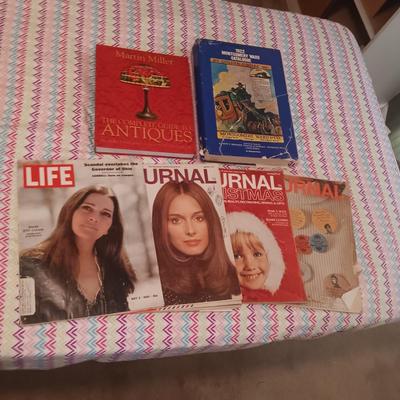 1979 JOURNAL MAGAZINES, 1922 MONTGOMERY WARDS CATALOGUE & ANTIQUE GUIDE