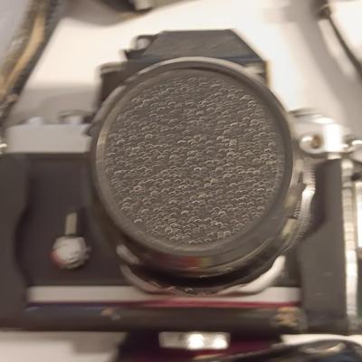 vintage Nikon 35mm camera with a BUNCH of accessories and carry case
