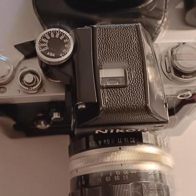 vintage Nikon 35mm camera with a BUNCH of accessories and carry case