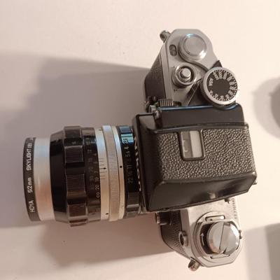vintage Nikon 35mm camera with a BUNCH of accessories and carry case