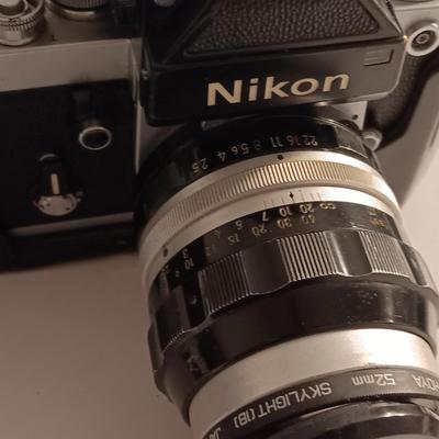 vintage Nikon 35mm camera with a BUNCH of accessories and carry case