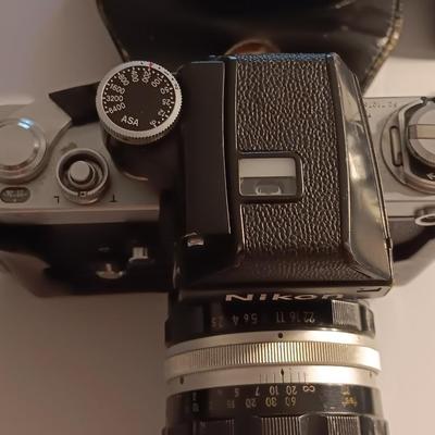 vintage Nikon 35mm camera with a BUNCH of accessories and carry case