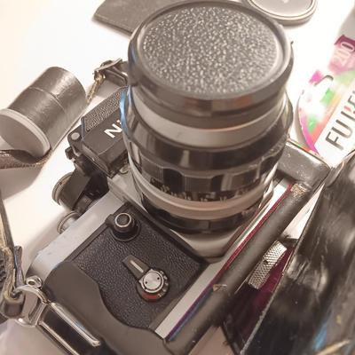 vintage Nikon 35mm camera with a BUNCH of accessories and carry case