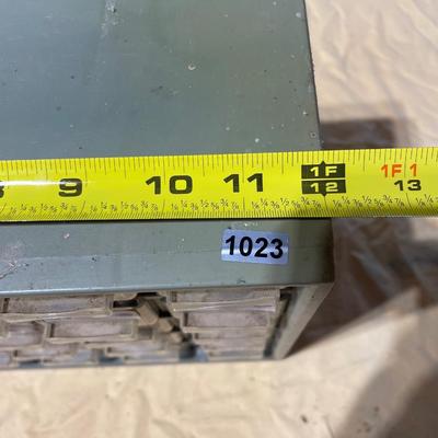 Screws and nuts cabinet