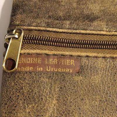 Working Amazon Kindle with genuine leather pouch made in Uruguay