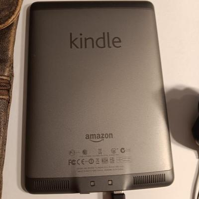 Working Amazon Kindle with genuine leather pouch made in Uruguay