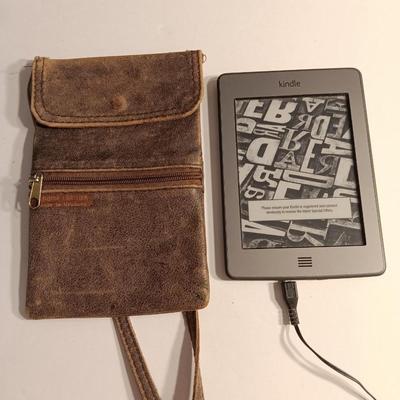 Working Amazon Kindle with genuine leather pouch made in Uruguay