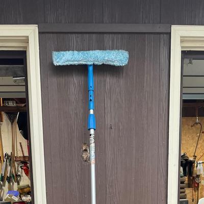 Cleaning scrubber w/ 12’ handle