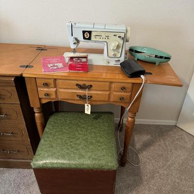 Singer sewing machine and table