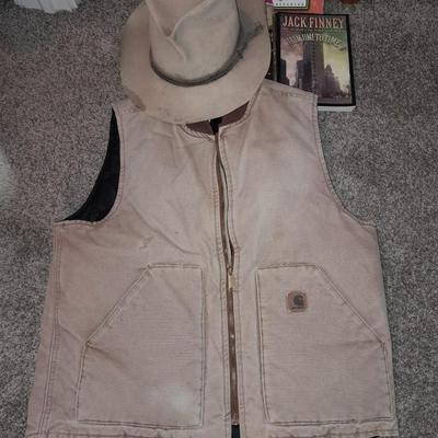 Neat old custom-made Wind River Wyoming Hat Co. cowboy hat with Carhart vest - pair of gloves and a few books