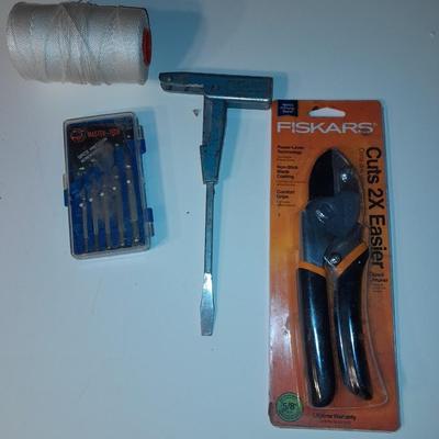 Brand new Fiskars brand cutters - vintage Farmers-coop screwdriver and more