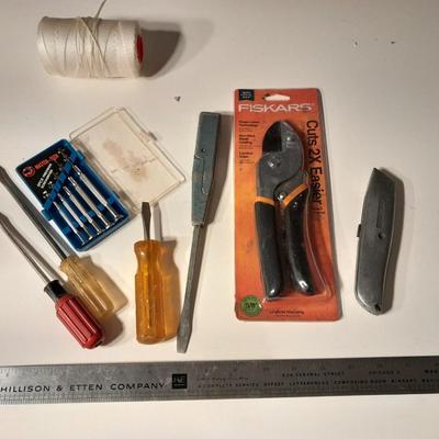 Brand new Fiskars brand cutters - vintage Farmers-coop screwdriver and more