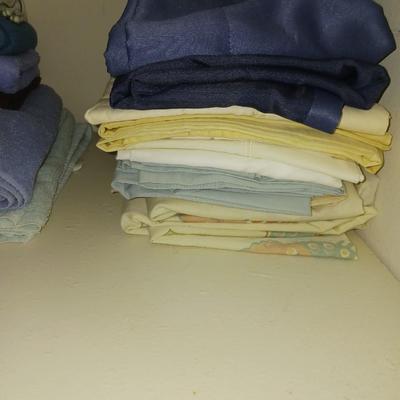 TOWELS AND WASHCLOTHS