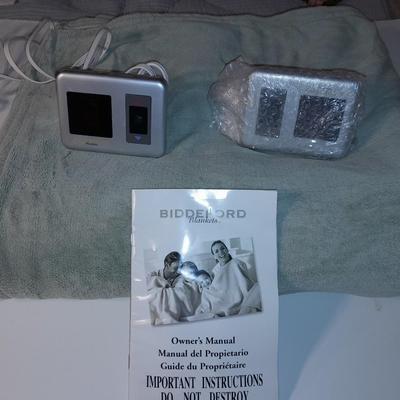 Nice Queen-sized dual control Biddeford electric blanket