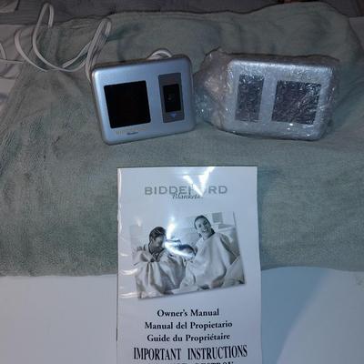 Nice Queen-sized dual control Biddeford electric blanket
