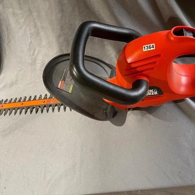 Electric hedge trimmer