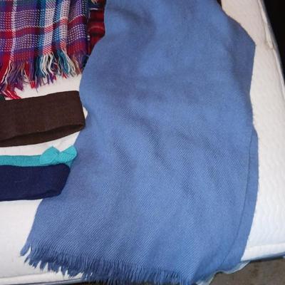 WINTER SCARVES, GLOVES AND HATS