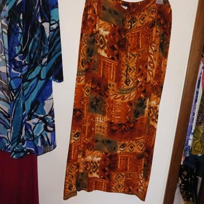LADIES DRESS CLOTHES XL - 2X
