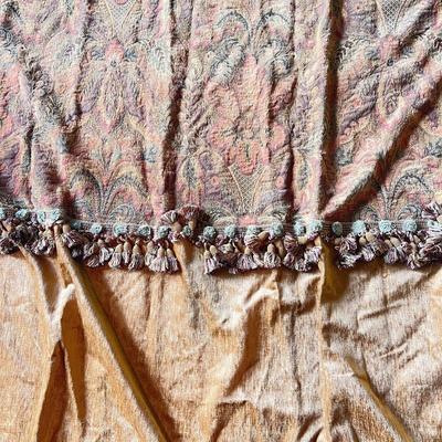 Gold Floral Drapes w/ Tassels (PB-DZ)