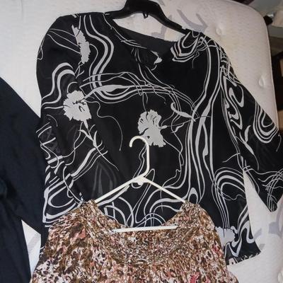 LADIES CLOTHES 2X
