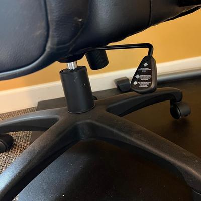 Lot of 2 Office Chairs