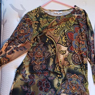 LADIES BLOUSES SIZE LARGE