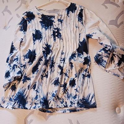 LADIES BLOUSES SIZE LARGE