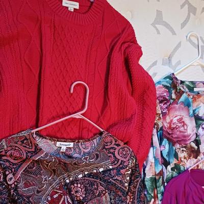 LADIES BLOUSES SIZE MED - LARGE