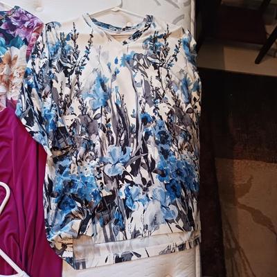 LADIES BLOUSES SIZE MED - LARGE