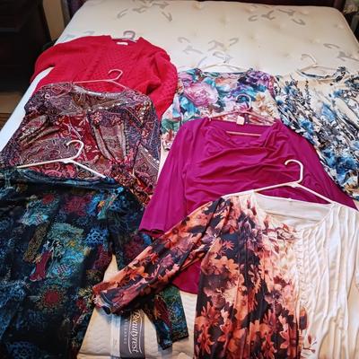 LADIES BLOUSES SIZE MED - LARGE