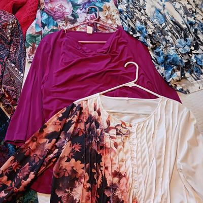 LADIES BLOUSES SIZE MED - LARGE