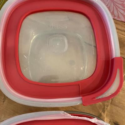 Kitchen Lot - Pyrex, Glass Rubber Maid, Rossana