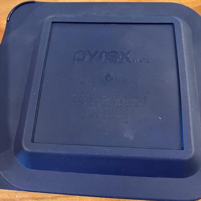 Kitchen Lot - Pyrex, Glass Rubber Maid, Rossana