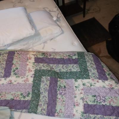DOUBLE SIZE COMFORTER, SHAMS, SHEETS, MATTRESS PAD AND PILLOW CASES
