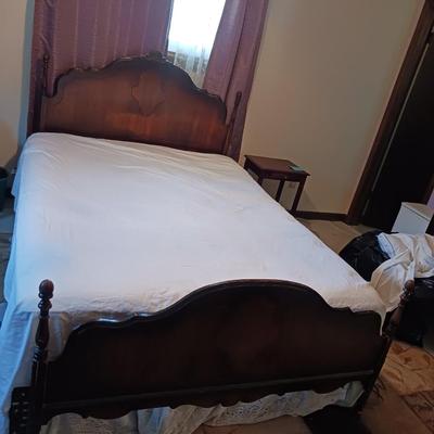 ANTIQUE DOUBLE SIZE HEADBOARD AND FOOTBOARD