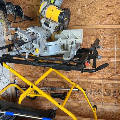 DEWALT Miter Saw w Stand