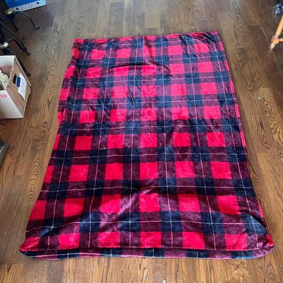 Biederlack, Mohawk Home, and Other Red Throw Blankets (PB-DZ)