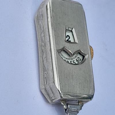 Art deco watch with gold colored wind (3 of 3)